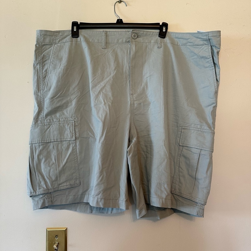 Mens Old Navy lived in straight cargo gray shorts 52 nwot